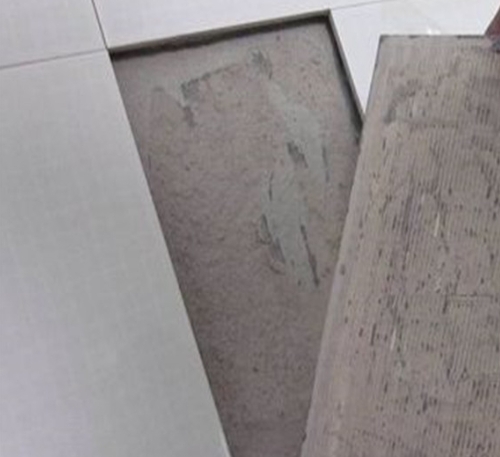 登封瓷砖空鼓维修公司分享瓷砖铺贴时如果打浆（即涂抹在瓷砖背面和基层上的砂浆或瓷砖胶）过少，会带来以下问题